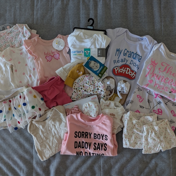 💰PRICE DROP💰 Assorted Baby Clothing - Picture 1 of 15